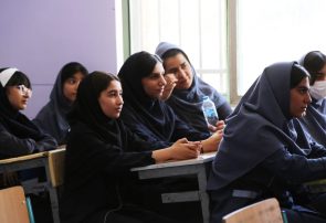 آب، رنگ، زندگی؛نوجوانان البرز در کنار پویش “نجات قطره‌ها” دیوار کلاس را رنگ زدند