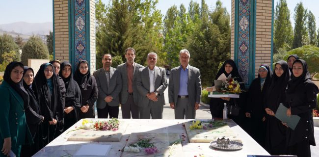 بزرگداشت مقام خانواده معظم شهدای دانشگاه آزاد اسلامی واحد کرج در هفته دفاع مقدس