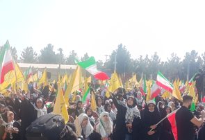 ۱۰ هزار نوجوان آرمانی بر سر مزار شهید “آرمان علی‌وردی” تجدید پیمان کردند