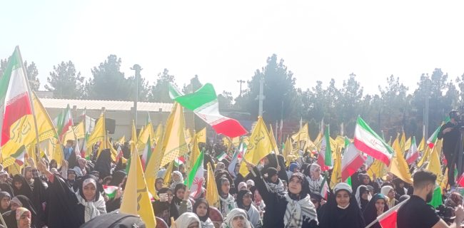 ۱۰ هزار نوجوان آرمانی بر سر مزار شهید “آرمان علی‌وردی” تجدید پیمان کردند