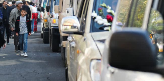 مردم البرز با شکوهی شگفت‌انگیز، ١٠ شهید گمنام دفاع مقدس را تشییع کردند