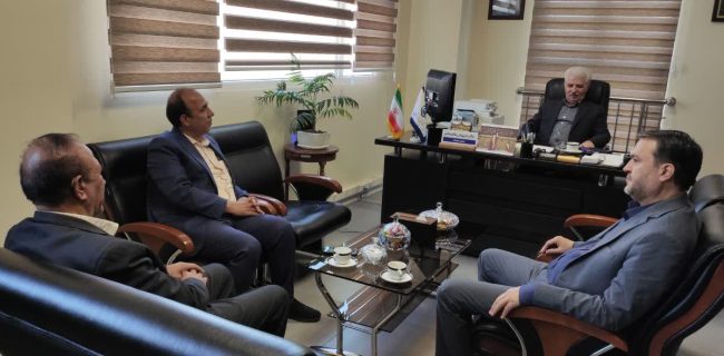 دیدار مدیر درمان تامین اجتماعی البرز با دبیر اجرایی خانه کارگر کرج: تمرکز بر اجرای نظام ارجاع و خدمات رایگان درمانی برای جامعه کارگری