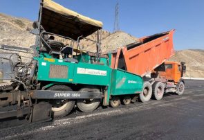آغاز عملیات آسفالت پروژه کنارگذر پل شهید رئیسی (B1) در کرج