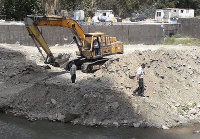 نهر آبیاری کشاورزان پس از بازسازی تأسیسات آسیب‌دیده آبگیر بیلقان بازگشایی شد