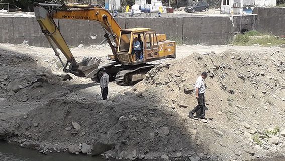 نهر آبیاری کشاورزان پس از بازسازی تأسیسات آسیب‌دیده آبگیر بیلقان بازگشایی شد